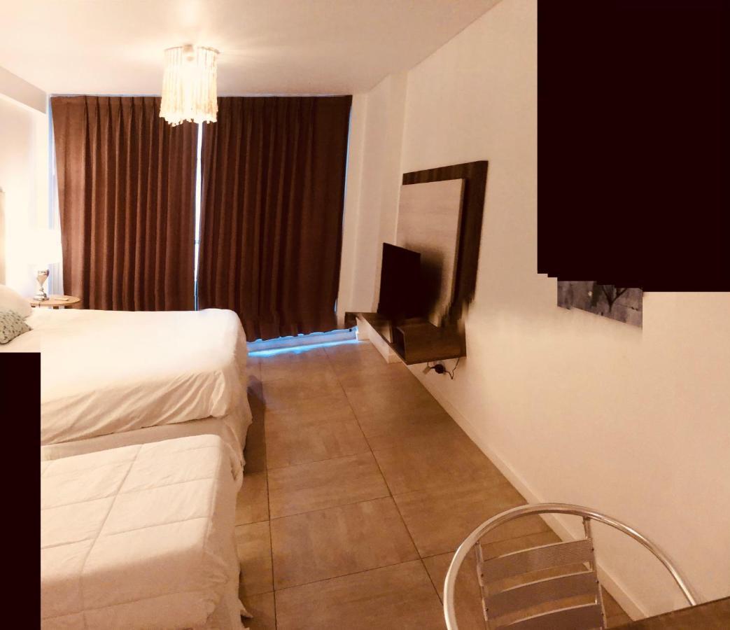 Apart Apartment *